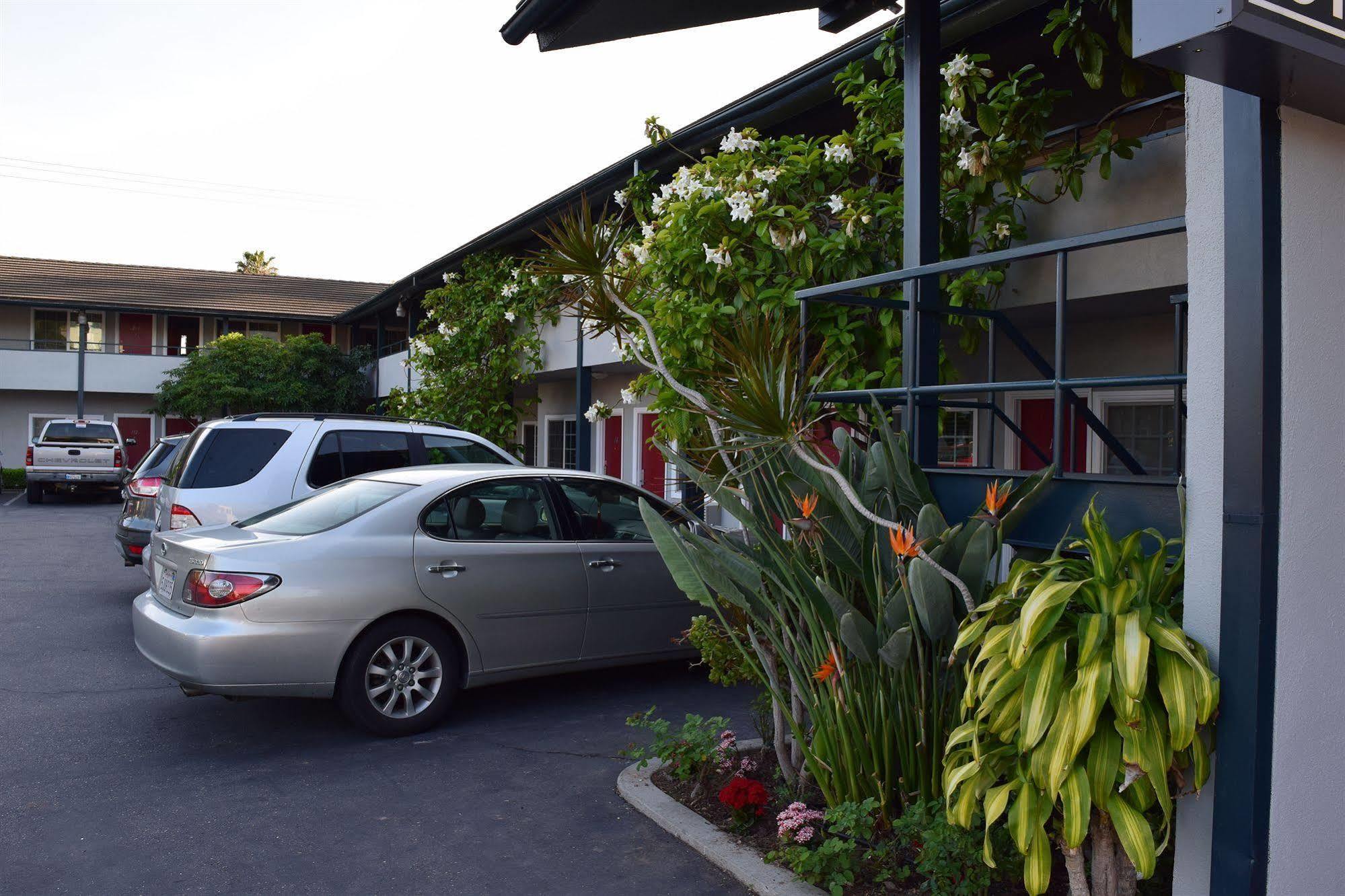 Rose Garden Inn Santa Barbara Exterior photo